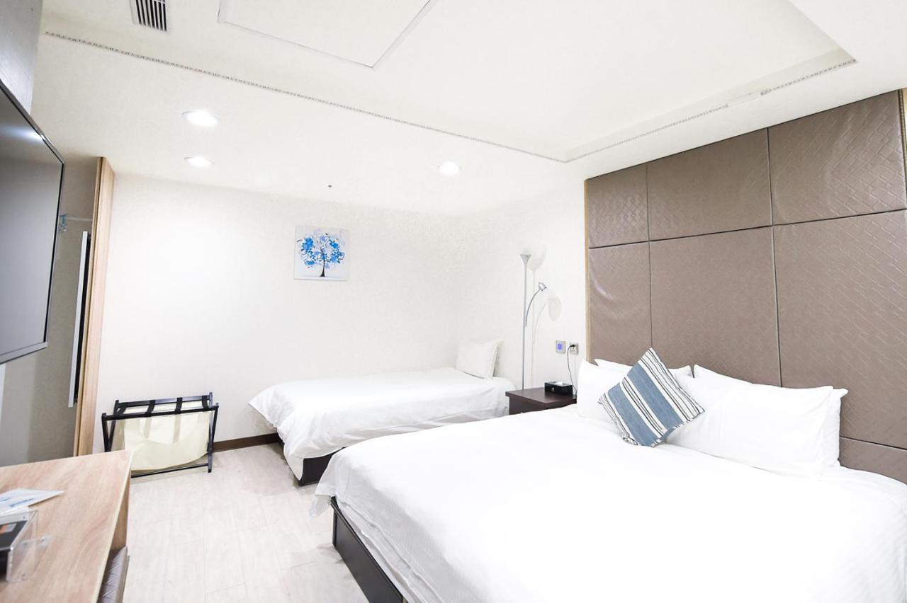 Hosin Hotel Tajcshung Kültér fotó