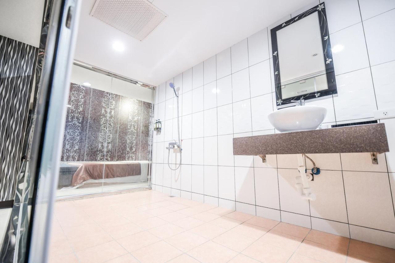 Hosin Hotel Tajcshung Kültér fotó